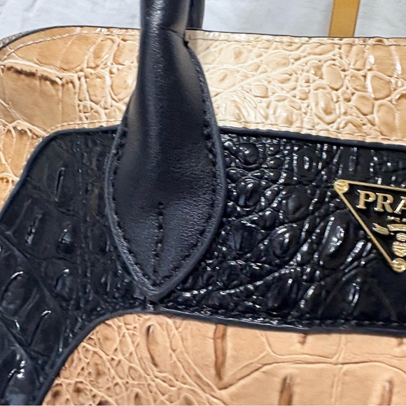 Women's Croc-Embossed Shoulder Bag - Black, Tan, Brown - Picture 4 of 15